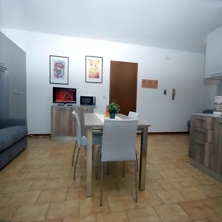 Lägenhet Dei Fiori Lignano Sabbiadoro